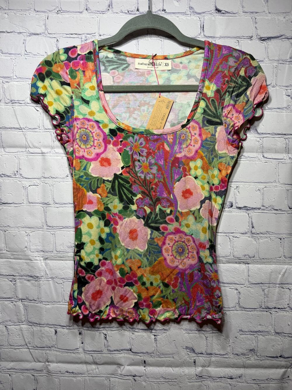 Natural Life Scoop Neck Short Sleeve Floral Tee Sz XS NWT Fairy